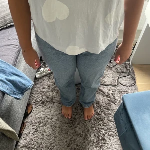 Levis jeans - Skit snygga vintage jenas. Skriv om ni har frågor om längd och passform. Knappt använda. Pris kan diskuteras. 