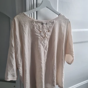Fin blus - Fin beige blus från zara♡