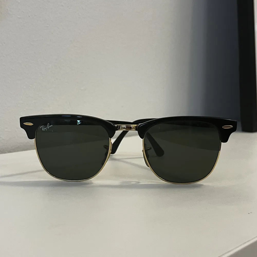 Ray-Ban Clubmaster. Accessoarer.