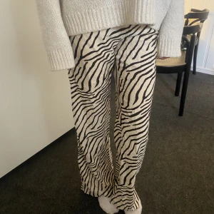 Zebra byxor - Jättecoola byxor i zebramönster