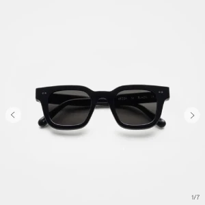 Chimi black 04 - Säljer nu mina chimis, knappt använda, några skråmor men de syns knappt👌🏼Nypris 1200!