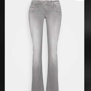 jättefina gråa ltb jeans som ja precis köpt men dem va för stora. Bilder från förra ägaren. 