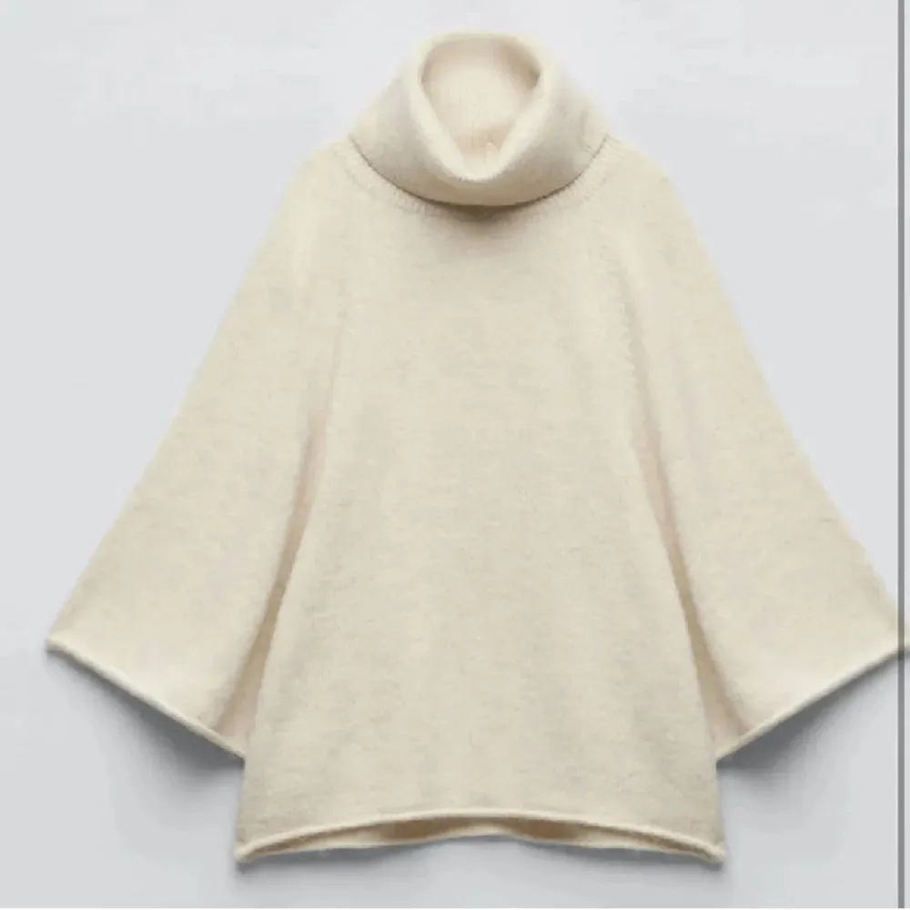 Perfekt nu till hösten🙌 Knappt använd, beige stickad populär tröja från zara. Passar xs-s. Stickat.