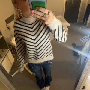 Stickad tröja  - Helt oanvänd💞 super skönt material