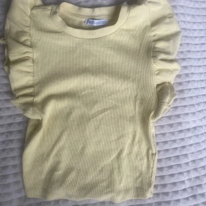 linne - säljer denna trendiga zara linnet då jag inte använder den. 