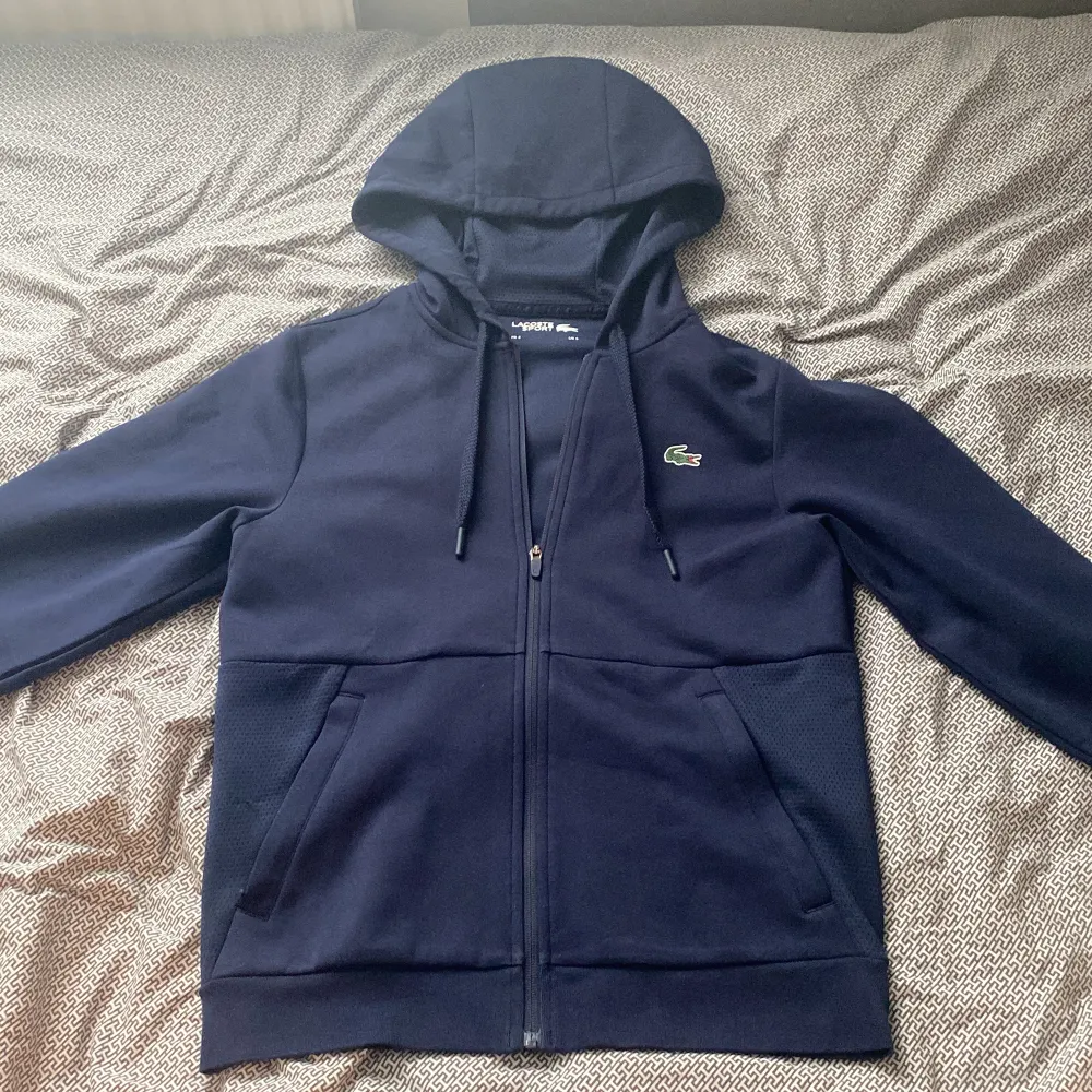 Lacoste zip up stl S, 10/10 skick. Hoodies.