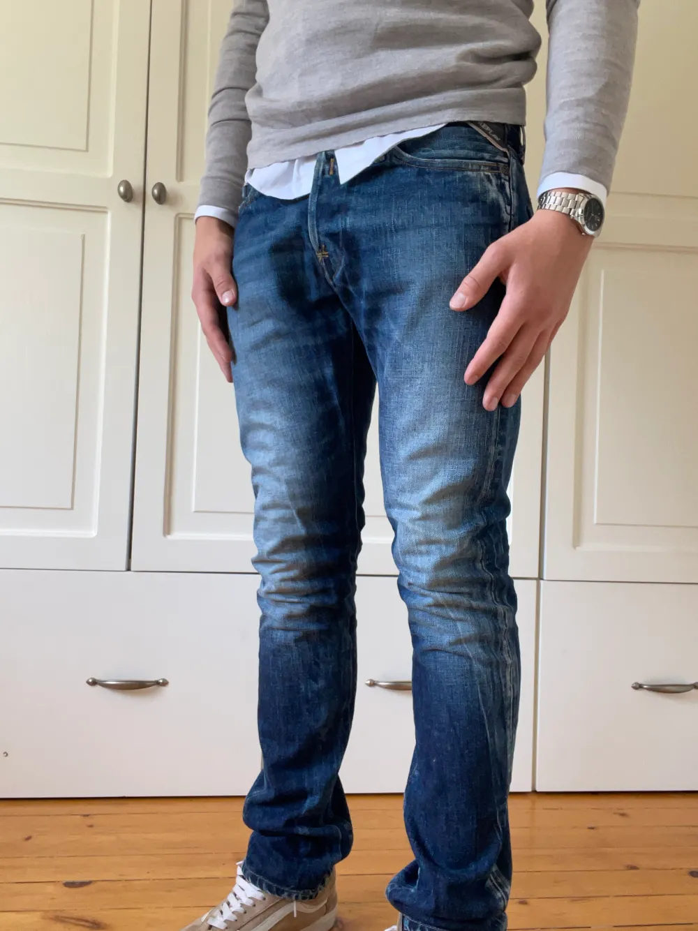 Säljer dessa mörkblå Replay Jeans som är perfekta nu till hösten. Modellen heter Waitom och storleken är 29/32. Hör av dig om du har frågor eller om du önskar fler bilder. Köparen står för frakt.. Jeans & Byxor.