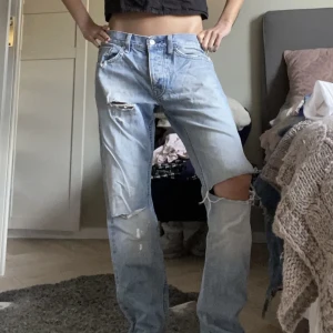 Lowwaist baggy jeans - Säljer mina så sjukt snygga lowwaist baggy jeans ifrån Crocker🙏🏿❤️