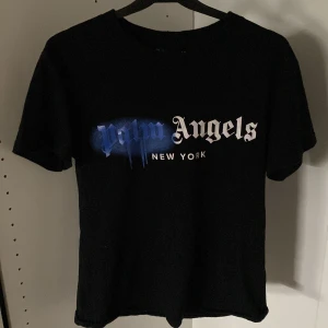 Palm angels tshirt - Har inte använt den är gott som ny