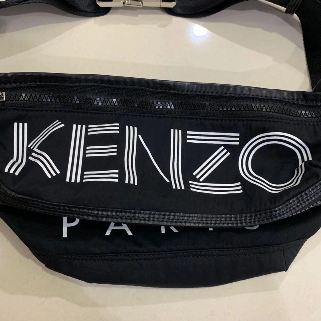 Kenzo paris bältväska - 90