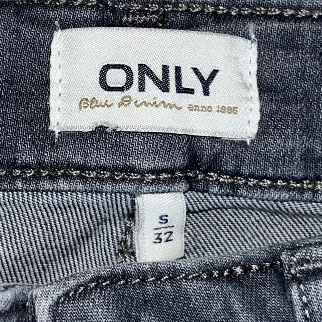 Mörkgråa jeans Only - 90