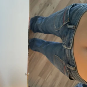 Diesel jeans - Fina Diesel jeans. De är lågmidjade och bootcut. Storlek W 29- L32. Inga defekter. 