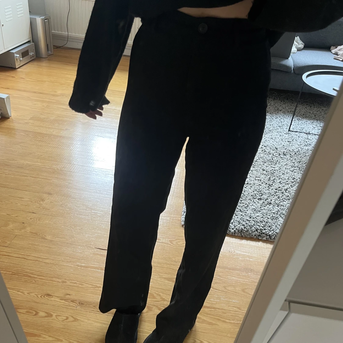 svarta kostymbyxor från monki - 90