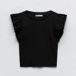 Zara topp - Topparna kommer tyvärr inte till användning. Dem är i nyskick och aldrig använda. Nypriset är 120 kr. Kan säljas tillsammans