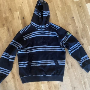 Stone island X Supreme hoodie - Endast testad  Nyskick
