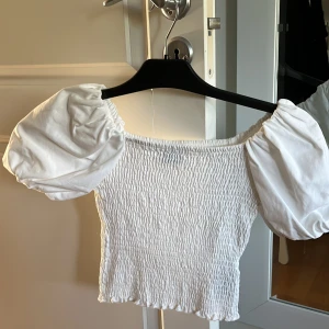 Superfin topp från Gina 🤍 - Fin vit topp från Gina i stl xs🤍
