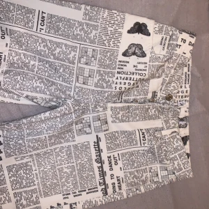 UNIKA jeans - Ett par riktigt häftiga och unika jeans från Zara i storlek 34/36