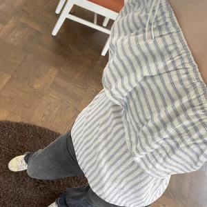 Topp - Gullig sommar topp ifrån hm dom är mindre i storlek. 