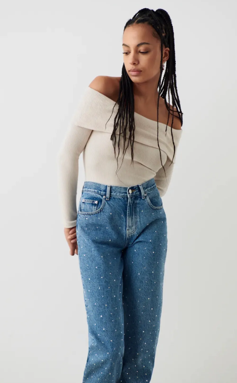 Säljer min ”off Shoulder top” från Gina Tricot! Säljer pga att jag inte använder! nypris: 299.95. Toppar.