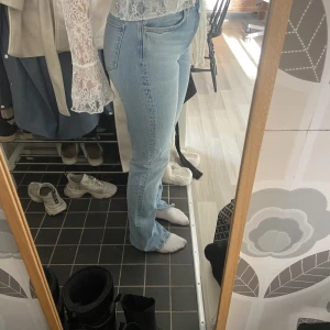 Jeans med split - Bootcut jeans med split 