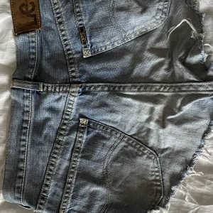 Shorts  - Shorts från lee Står ingen storlek mem sitter som en M 150kr+frakt