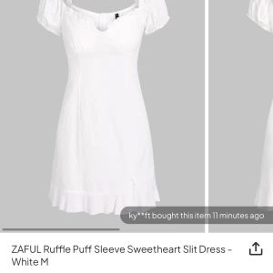 vit klänning  - snygg vit klänning från zaful. är storlek medium. har precis köpt den så den är ny men säljer eftersom passform är för små för mig. köparen står för frakt. dm om ni har frågor🥰