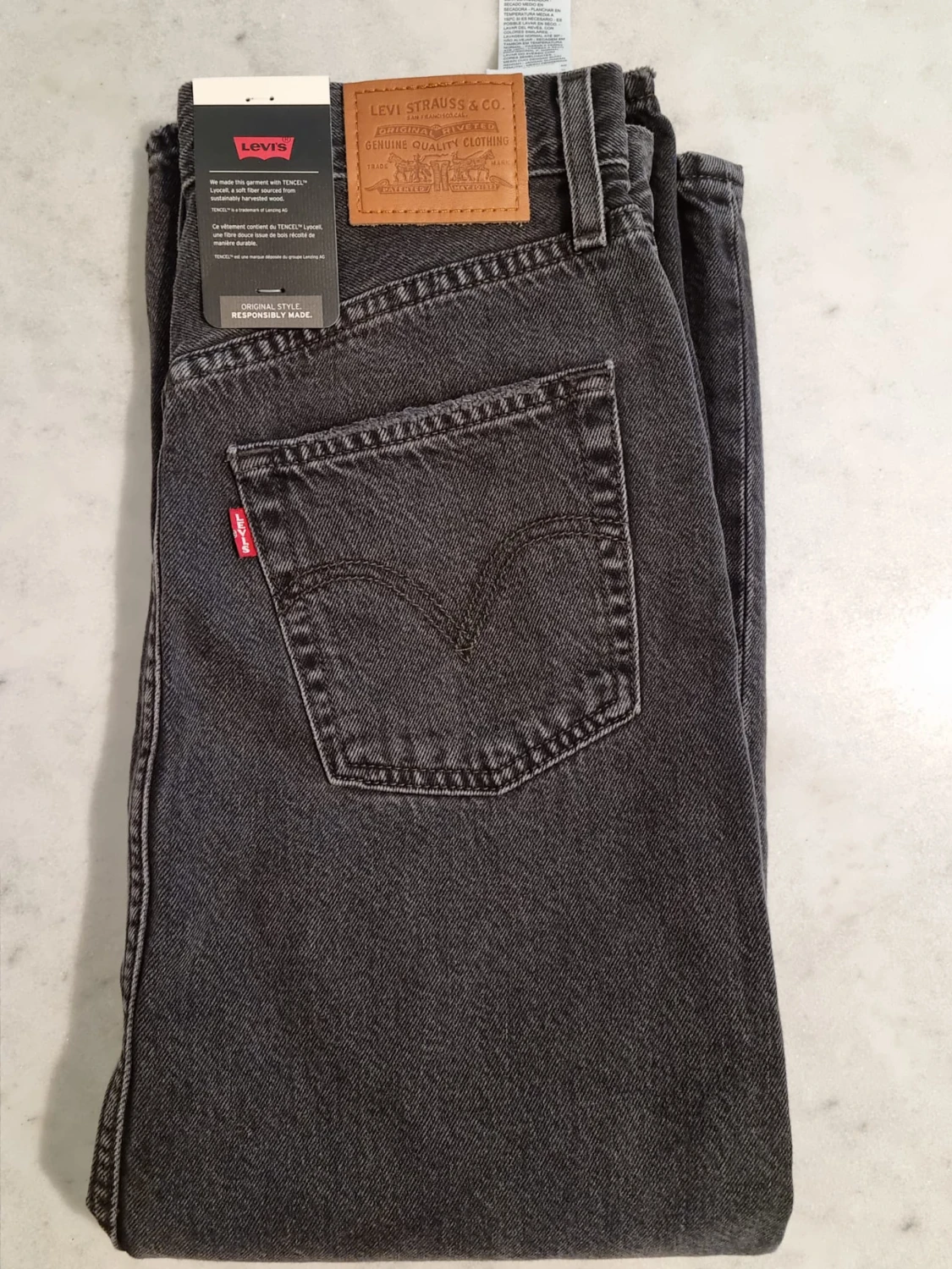 Levi’s midi skirt size 26 - 90