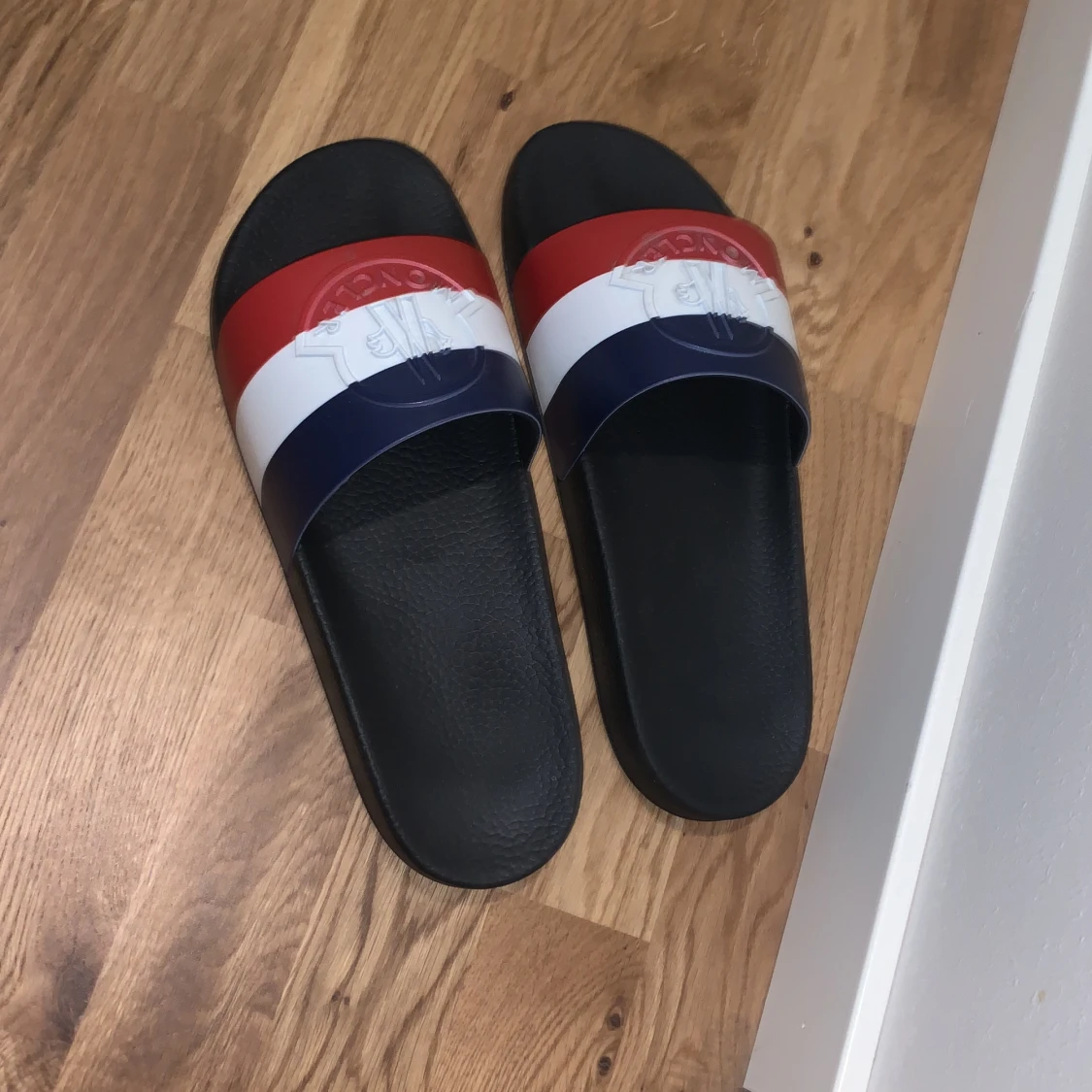 Moncler tofflor  - 90