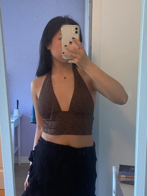 Halterneck med öppen bak - Så fin, köpt secondhand!