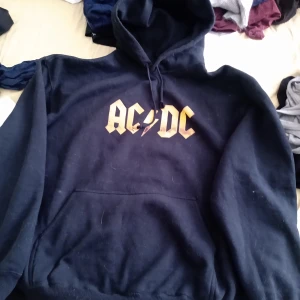 ACDC hoddie - Inget att anmärka. Endast swish. 