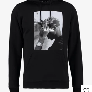 Tupac hoodie  - Säljer min knappt använda tupac hoodie.