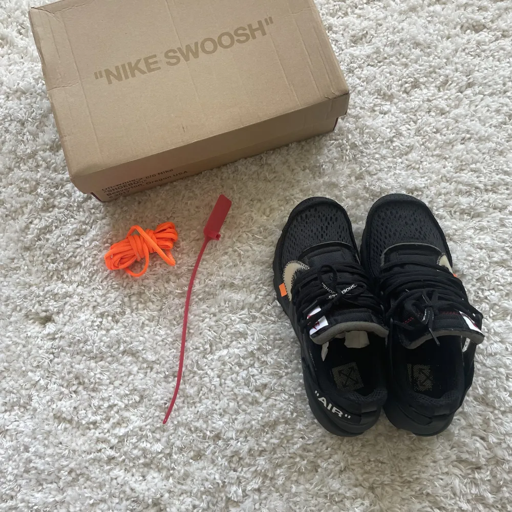 Nike Presto ”Off-White”  Storlek 42 med låda, snören och zip-tie (mycket bra k0pi4). Skor.