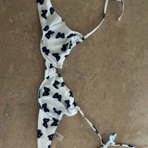 Bikiniöverdel  - Säljer min bikiniöverdel då den var för liten för mig.