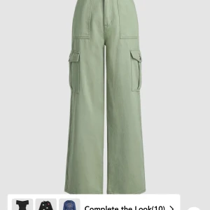 Wide cargo pants - Helt nya! Aldrig använda förutom på bilden. 