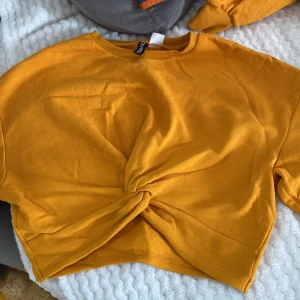 Aldrig använd  - En Knut i mitten, kort.