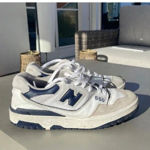 New Balance 550 - New Balance 550 navy säljes Äkta såklart och låda kommer med Bra skick 