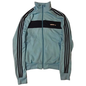 Adidas tröja  - Köpt i Malmö 