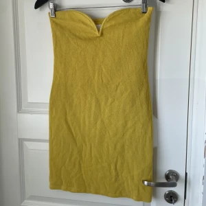 Klänning  - En klänning i jättebra skick har bara använt en gång.