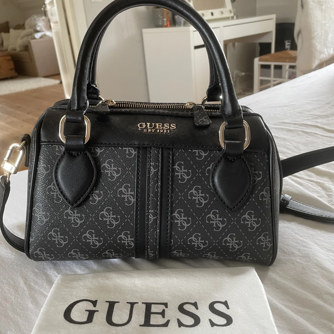 Guess Väska - 90