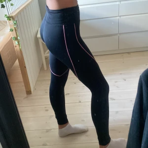 Röhnich Träningstights - Snygga tränings tights som jag knappt använt! 💕