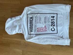 Hoodrich tröja - Hoodrich tröja säljs i storlek M. Bra skick, pris kan diskuteras.