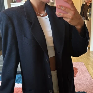 Kavaj - Snygg kavaj oanvänd 