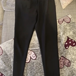 Kostymbyxor  - Kostymbyxor som är i bra skick.