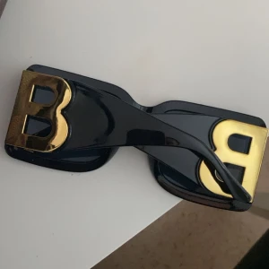 Balenciaga solglasögon  - Säljer mina Balenciaga solglasögon 