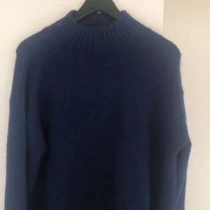 Oversized stickad tröja - Tjock stickad tröja passar perfekt till kyliga sommar kvällarna 😍😍 