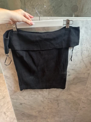 Off shoulder topp zara - Oanvänd med lappen kvar, nypris tror ja va ca 200