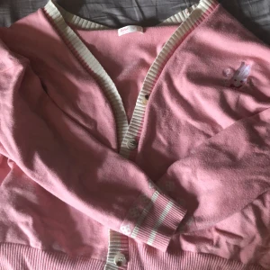 Rosa kanin kofta - Gullig kofta från romwe/shein som är välanvänd, inga synliga fel