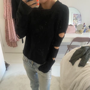 Cool tröja - Säljer denna balla tröja som är så snygg till allt! Lätt att både klä upp och ner 