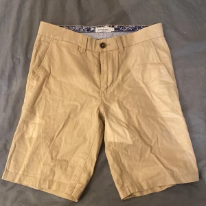 Linne shorts  - Linneshorts ifrån Dressman str S. Aldrig använda.