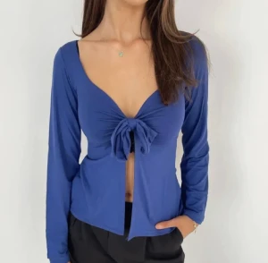 Maddy blouse - Säljer nu den här toppen från design by si då den inte kommer till någon användning, endast använd 2 gånger och därmed nyskick❣️ skriv om det finns några frågor eller funderingar🥰